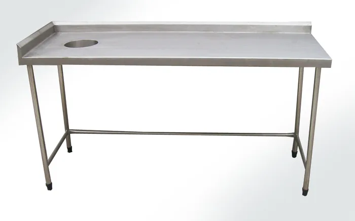 Mesa com furo para detritos